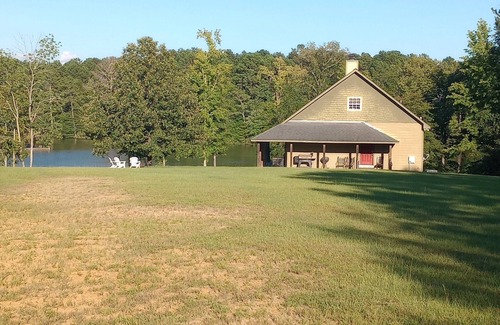 Coosa Cabin | Cozy private cabin on 10 acres with 300+ feet of water front. Pet friendly.