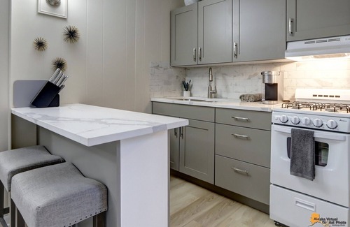 South Addition House | Cozy Private Cottage- 5 min. walk to Coastal Trail, Restaurants, Park Strip