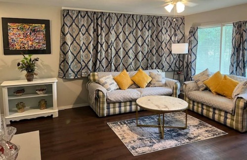 Remerton House | Cozy Private Home 4 bedroom 1 bath, Great Outdoor Area