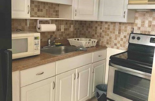 West Little Havana House | Cozy Private House, near Miami Airport - Free parking