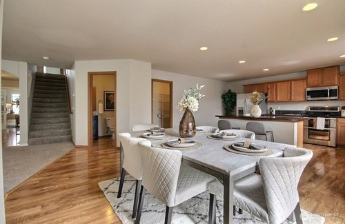 Covington House | Cozy Private Room in Owner-Occupied Home with Modern Comforts