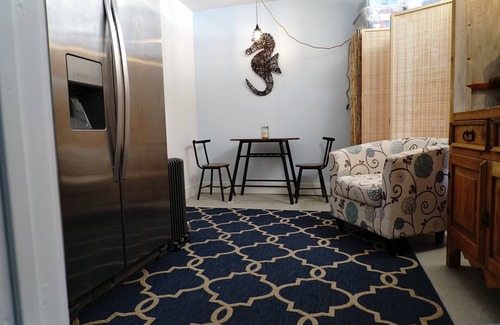 Fallbrook House | . Cozy Private Room on Country Estate