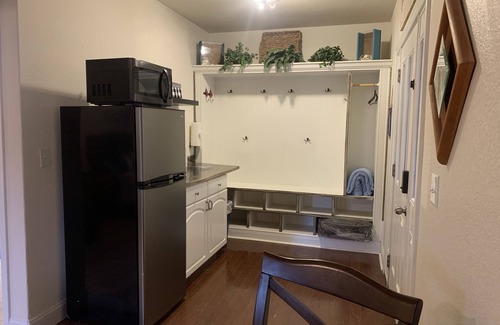 Milton House | Cozy Private Room-Queen&Full Bed, Hot Tub Pool Pets Welcome!