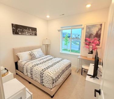 Bonney Lake House | Cozy Private Room, Room 1, Near Seattle and Mt Rainier, Quiet and Comfy Stay