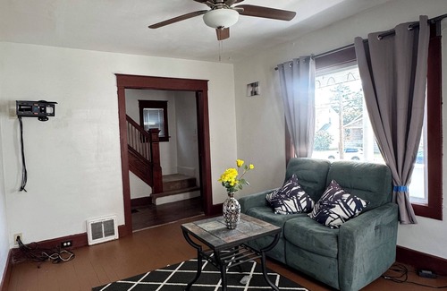 Johnson City House | Cozy Private Room in a Quiet Neighborhood"