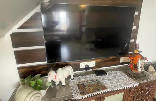 Thane Apartment | Cozy Private Room w private bath n skyline view