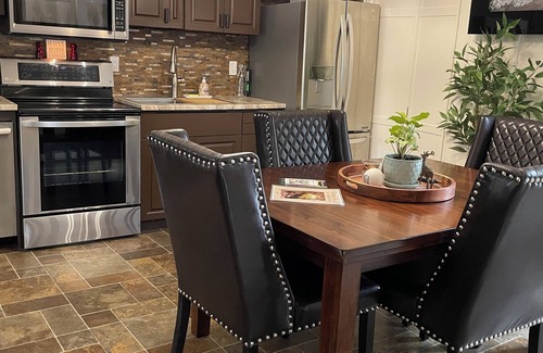 Shakespeare Apartment | Cozy Private Stay | Stratford 10min | Back of Spa