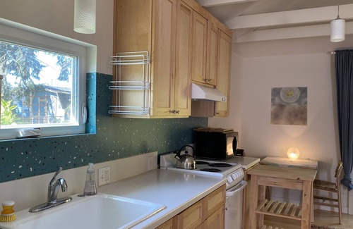 Brentwood-Darlington Cottage | Cozy private studio cottage under the trees