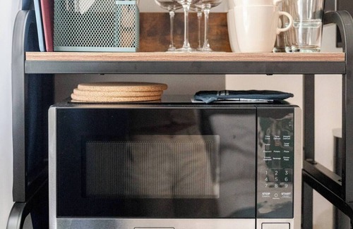 West Seattle Apartment | Cozy Private Studio, Dedicated Parking, 95 Walk Score, West Seattle