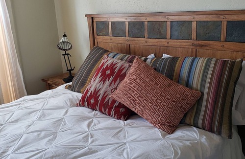 Eldorado at Santa Fe House | Cozy Private Studio with Big Skies and Junipers