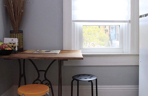 Kirkendall North Bed & Breakfast | Cozy Private Suite in the heart of Downtown Hamilton
