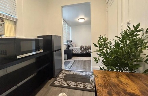 Teaneck Apartment | Cozy Private suite mins away from NYC
