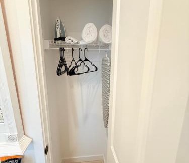 Bonney Lake House | Cozy Private Suite, Room 1, Near Seattle and Mt Rainier, Quiet and Comfy Stay
