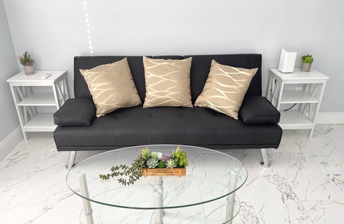 Barker Villa | Cozy private suite with free parking