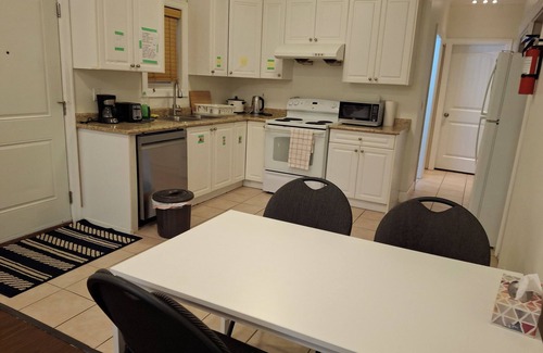 Richmond House | Cozy Private Two Bedroom, One bath Suite