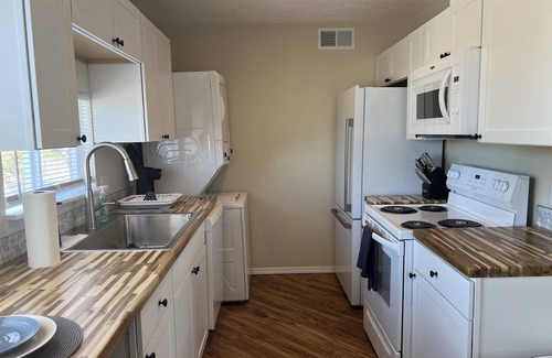 Northeast Heights Apartment | COZY private upstairs retreat w/mountain views!