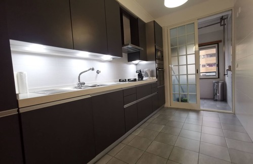 Lumiar Apartment | Cozy Purple Telheiras Apartment
