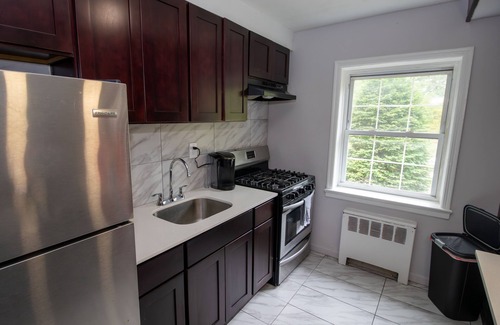 Forest Hill Apartment | COZY, QUAINT, BEAUTIFUL ONE BEDROOM APARTMENT NEWARK