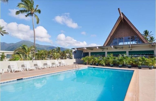 Kahului Apartment | Cozy Queen-Bed Room w/WiFi, Large TV, & Mini-Refrigerator