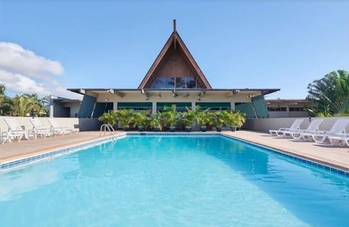 Kahului Apartment | Cozy Queen-Bed Room w/WiFi, Large TV, & Mini-Refrigerator