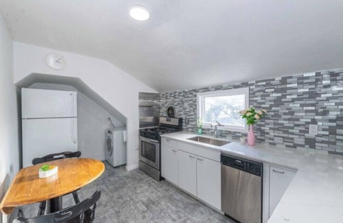 Palisades Park Apartment | Cozy & Quiet 2 Bed Apt 20 Minutes to NYC