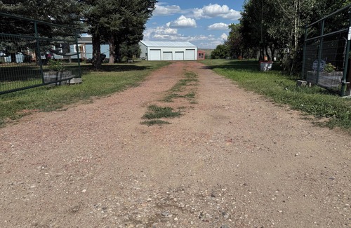 Sheridan House | Cozy, quiet 3bdrms ,2bath, 2acres. Dog frndly with fee