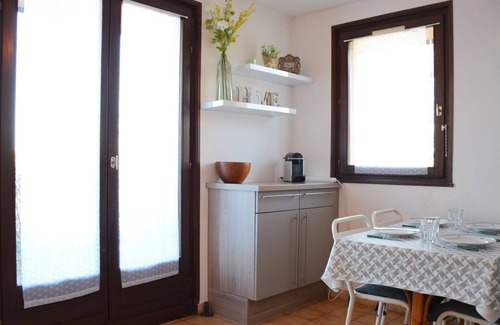 Neuvecelle Apartment | Cozy quiet apartment with terrace, parking, and internet in Évian