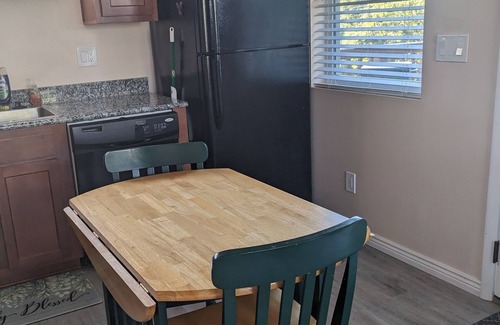 Northglenn Cottage | Cozy, quiet, carriage house. mature landscape