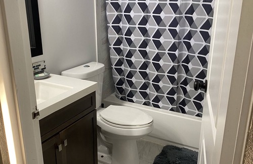 Tamarac House | Cozy,Quiet&Comfy W/Netflix/close to sawgrass mall
