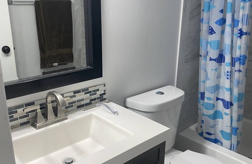 Tamarac House | Cozy,Quiet&Comfy W/Netflix/close to sawgrass mall