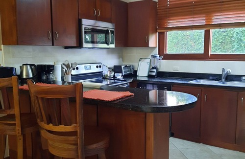 Jaco Condo | Cozy, quiet condo, steps to the pool, minutes to the beach, Club del Cielo