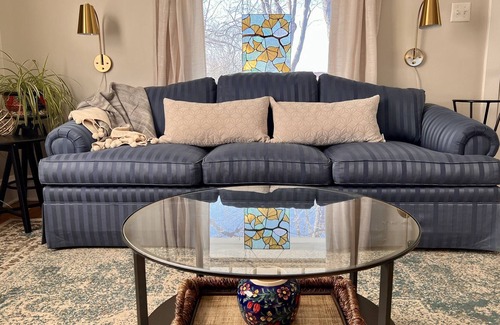 Bloomington House | Cozy Quiet Convenient nestled in the heart of town