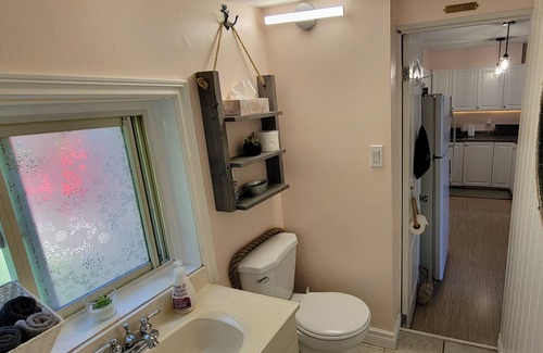 Victoria Harbour Cottage | Cozy, quiet cottage Relaxing getaway!