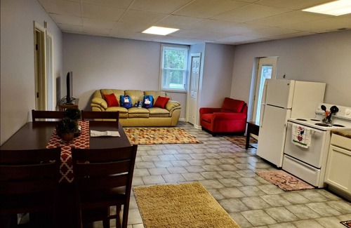Sellersburg House | Cozy & Quiet cottage minutes from downtown Louisville