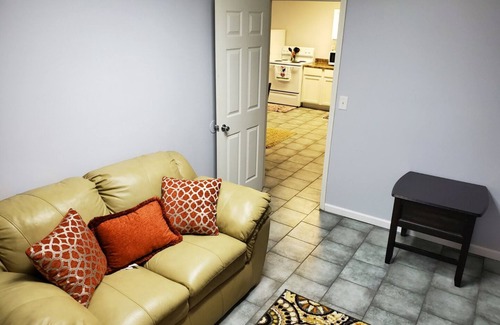 Sellersburg House | Cozy & Quiet cottage minutes from downtown Louisville