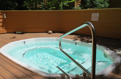 Incline Village Condo | Cozy & Quiet Get-Away McCloud Condo Near Hyatt/Beach