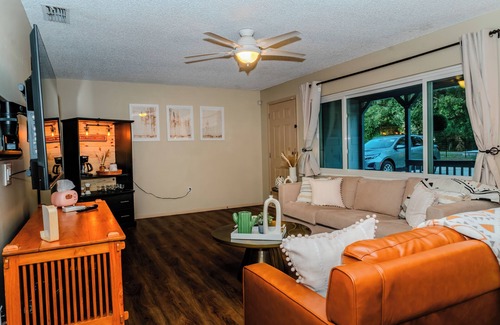 Union Park House | Cozy Quiet Home in Orlando FL