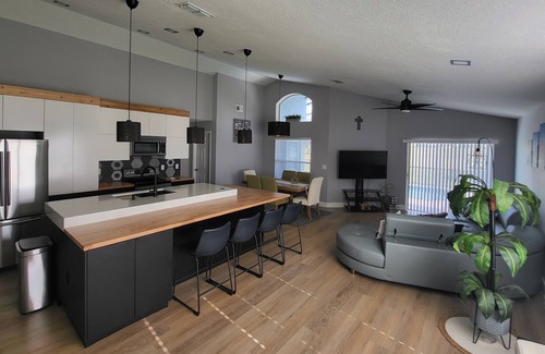 Westridge House | Cozy & Quiet home near Disney