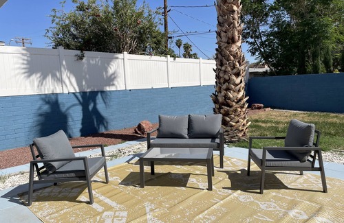 Beverly Green House | Cozy quiet home near the the strip