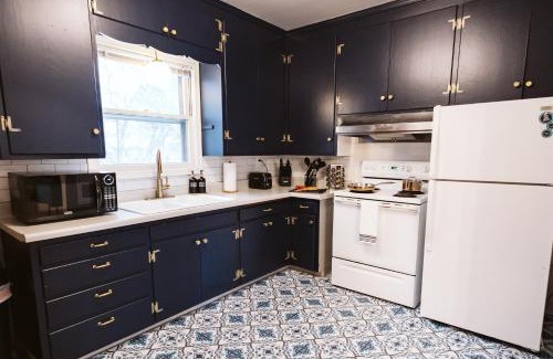 Boise House | Cozy & Quiet King Bed Micron Free Parking