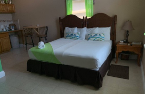 North Andros Hotel | Cozy quiet place to stay!
