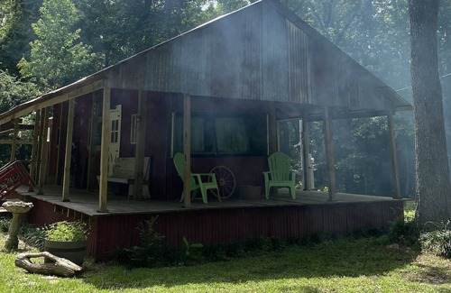 Oakhurst Cabin | Cozy, Quiet, RV-Turned-Tiny Home! Country Getaway!