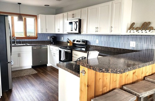 South Nags Head House | Cozy + Quiet S Nags Head Home- Short walk to beach, gorgeous ocean + sound views