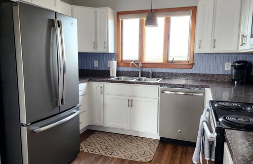 South Nags Head House | Cozy + Quiet S Nags Head Home- Short walk to beach, gorgeous ocean + sound views