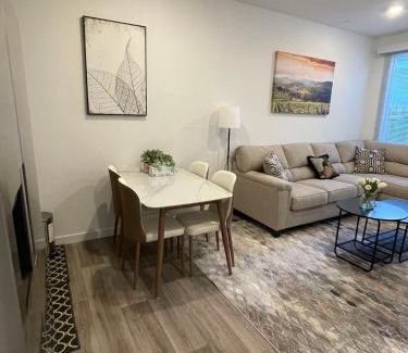 Raisin House | Cozy-Quiet-Spacious Guest Suite in Fresno Clovis California