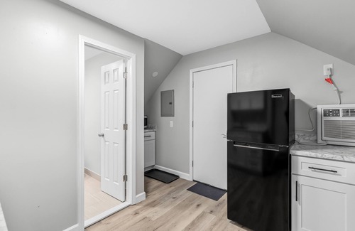 Mount Clemens Apartment | Cozy & Quiet Studio Flat in Historic Mount Clemens