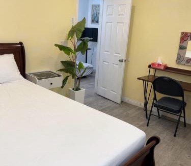 South San Gabriel House | cozy & Quiet Tow Bed & one bath