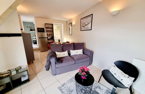 Angouleme House | Cozy quiet townhouse with patio