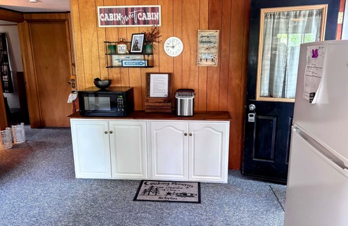 Buffalo Prairie Cabin | Cozy Quiet Water front Cabin for the perfect get away. 5 minutes from town.