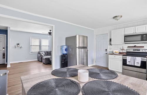 Raleigh House | Cozy Ranch 15 Min to Raleigh Downtown and 15 to Fuquay-Varina Downtown